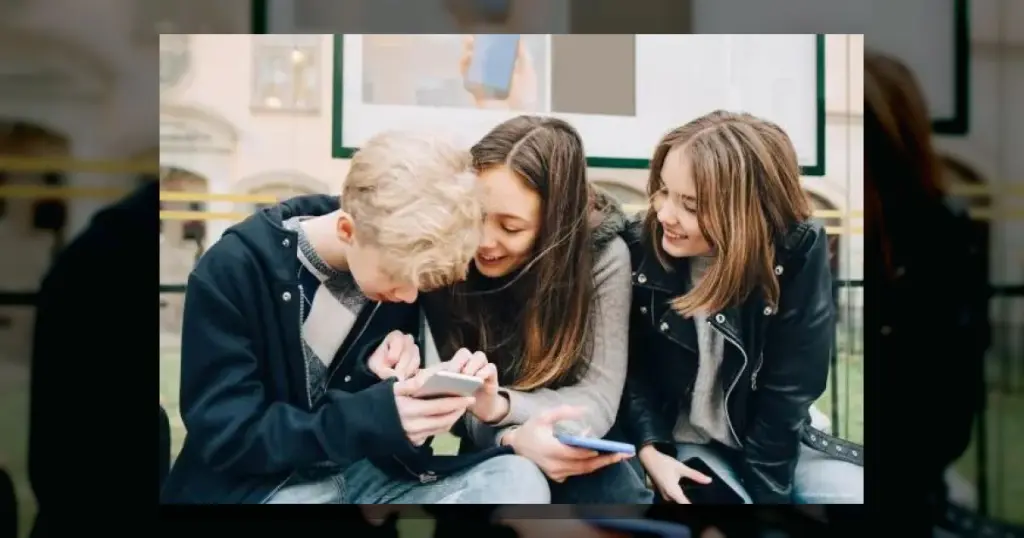Child safety online: EU survey confirms link between screen time and wellbeing